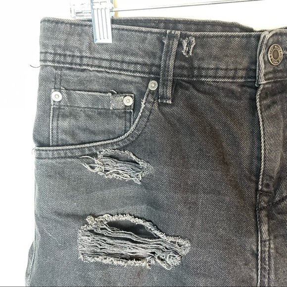 Pull&Bear Black Distressed Men’s Shorts Size 40 - Picture 3 of 10